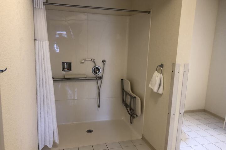 Room 64 of 76
