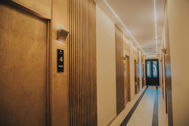 Ballroom/Hall 43 of 74