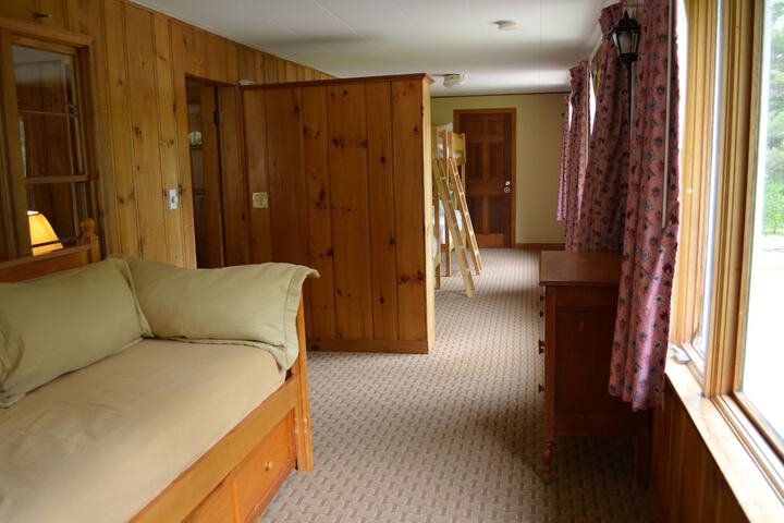 Slope Queen Bed with View (63 of 100)