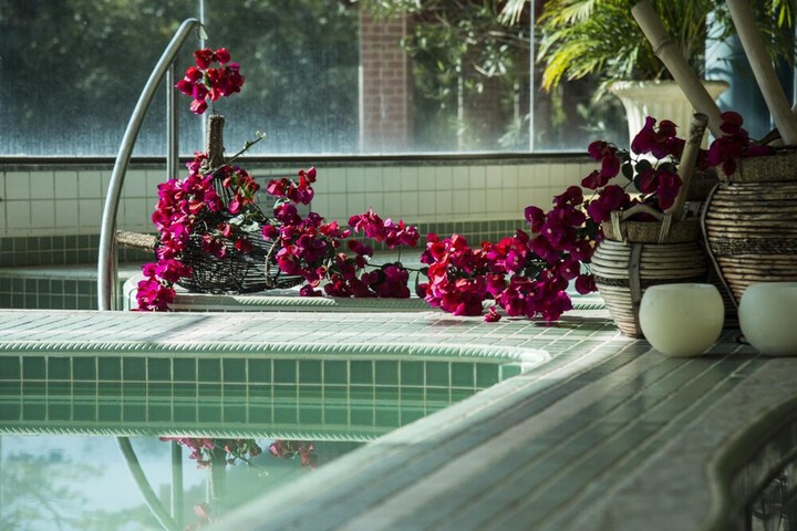 Pools & Facilities
