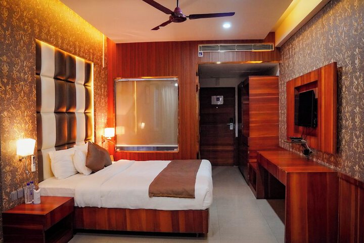 Room 28 of 40
