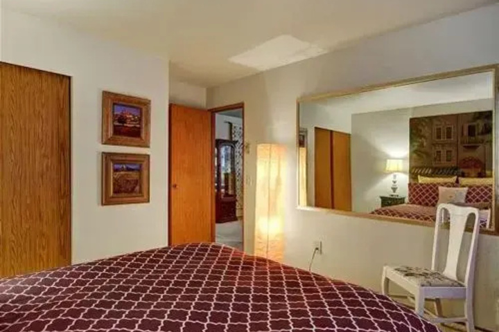 Room 5 of 19