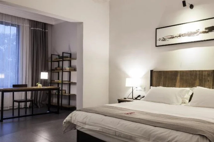 Room 3 of 25