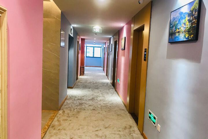 Hotel Interior 7 of 22