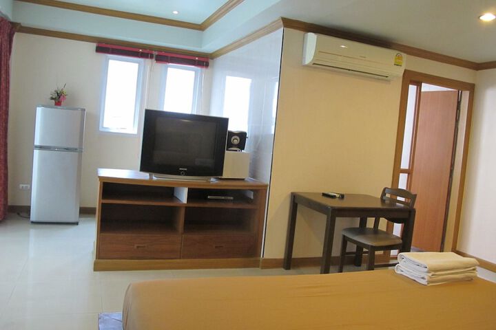 Room 21 of 33