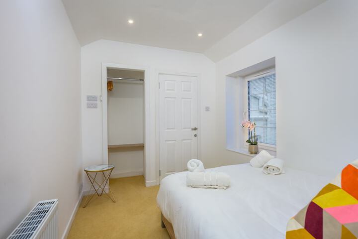 Room 7 of 30