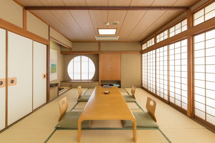 Room 12 of 73