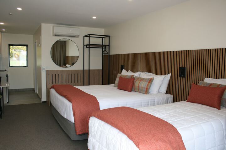 Room 3 of 25