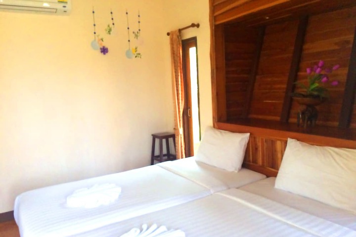 Room 12 of 83