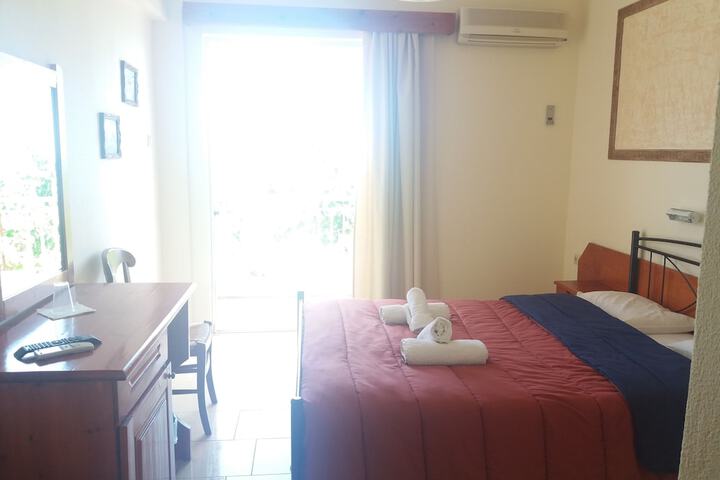 Room 5 of 66