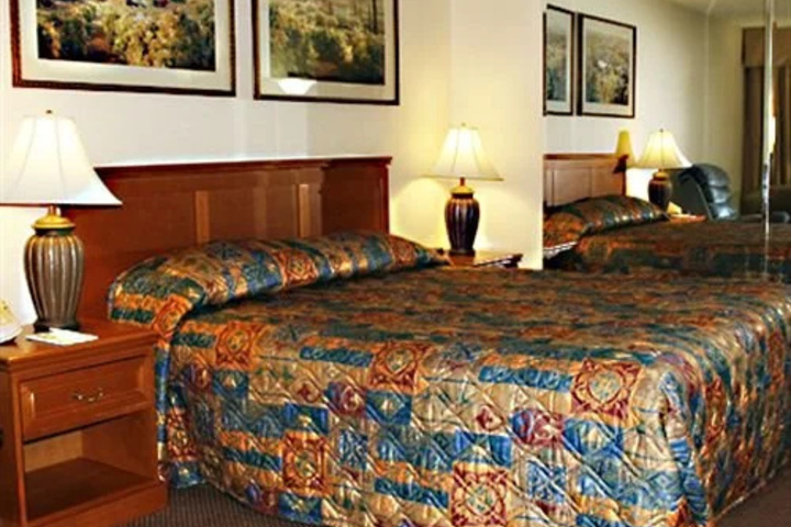 Room 2 of 8