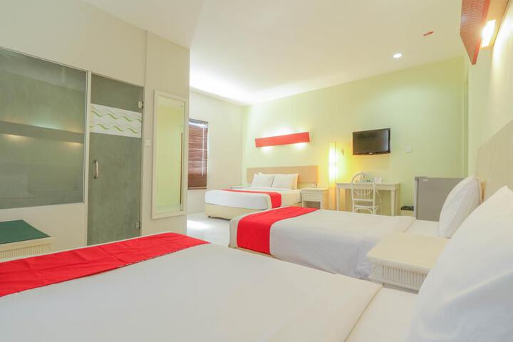 Room 21 of 34
