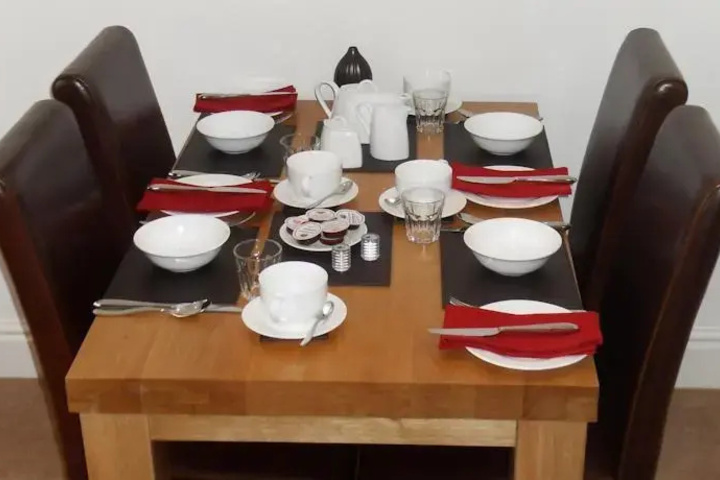 Dining 9 of 9