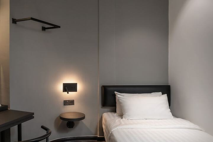 Room 9 of 45