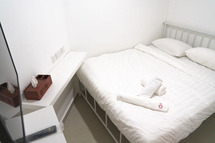 Room 6 of 11