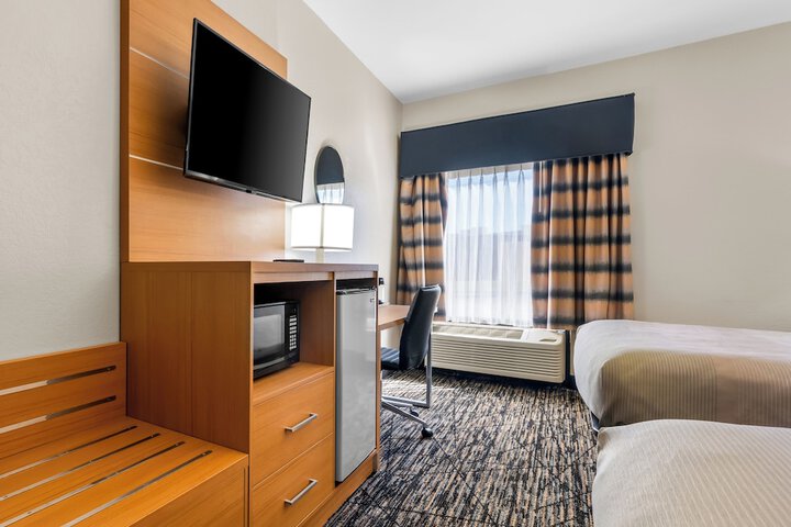 Room 17 of 35