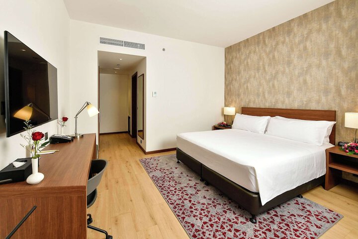 Room 13 of 47