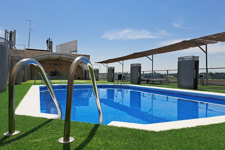 Hotel with Pool