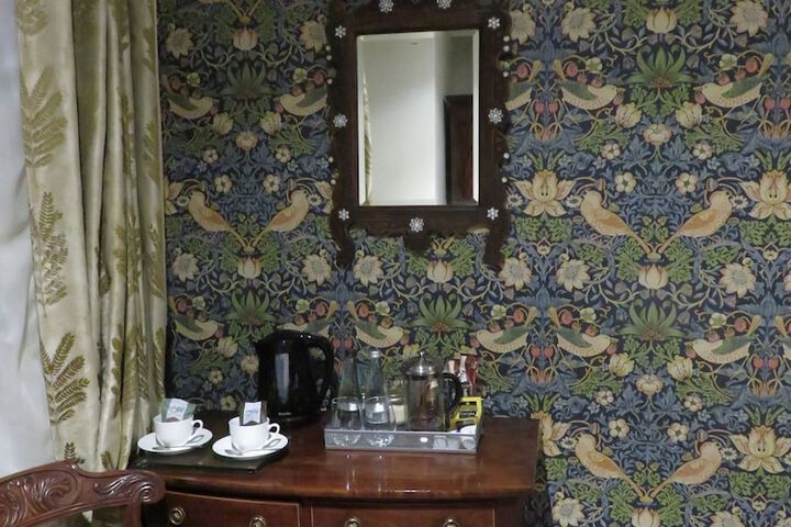 Room 21 of 32