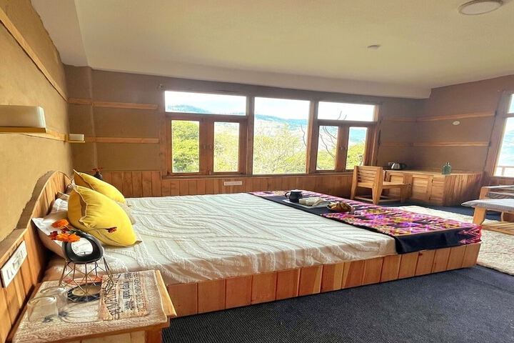 Room 11 of 48