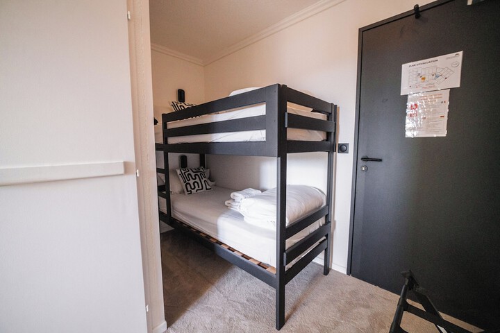 Room 52 of 149