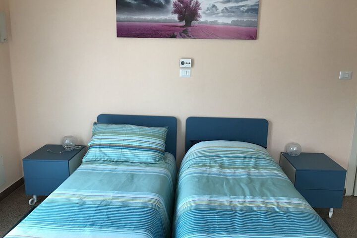Room 9 of 20