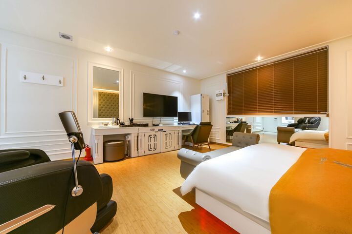Room 40 of 81