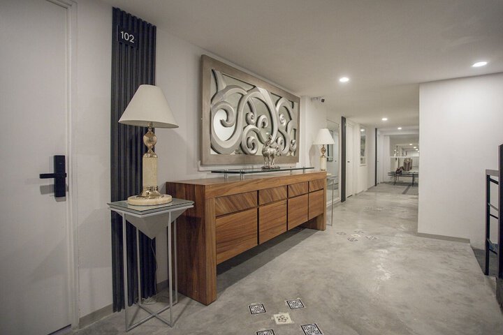 Hotel Interior 4 of 124