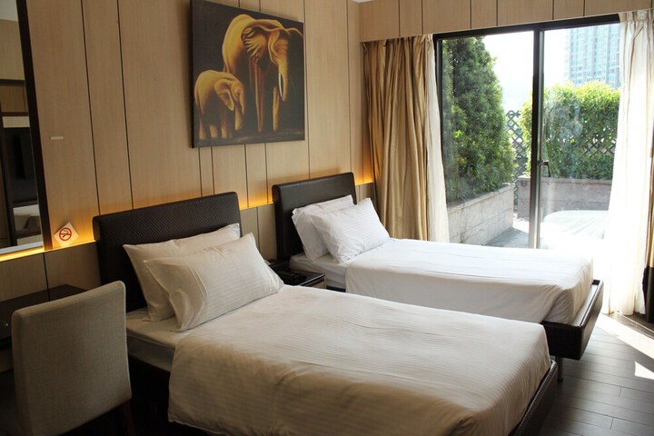 Room 6 of 45