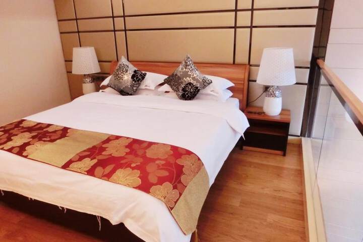 Room 2 of 26