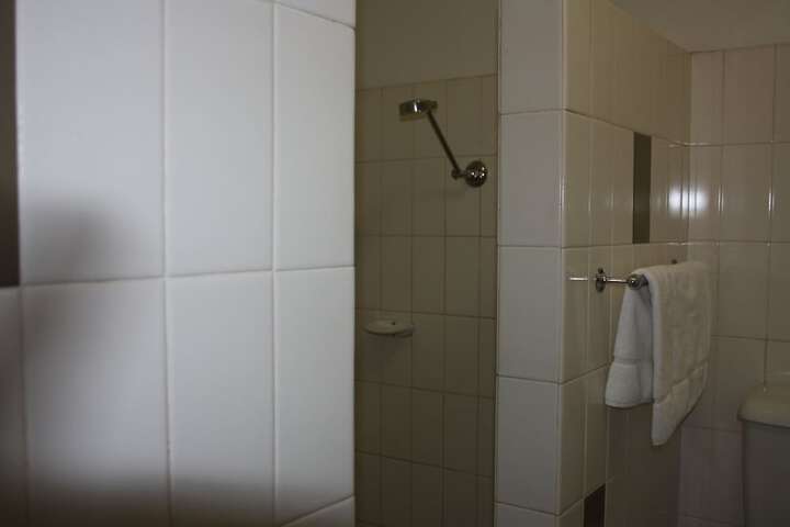 Room 16 of 44