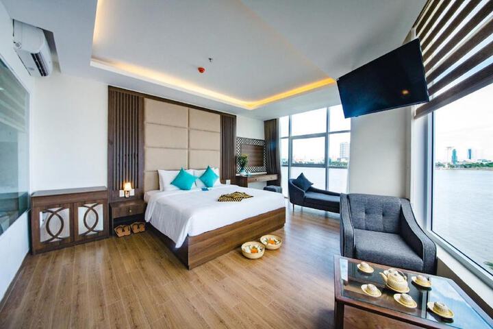 Room 5 of 50