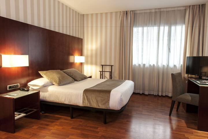 Room 8 of 37