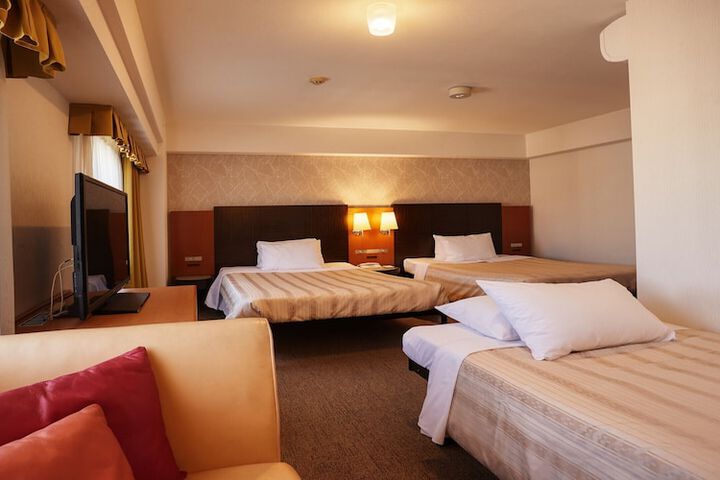 Room 31 of 102