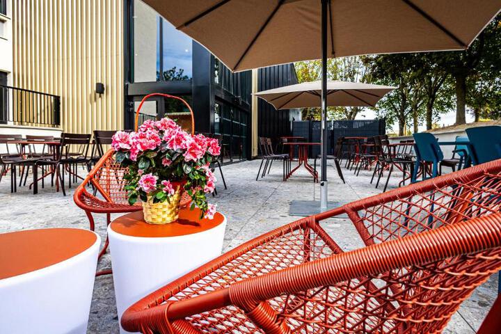 Terrace/Patio 3 of 18