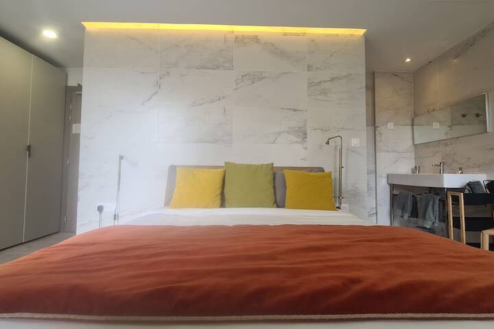 Room 34 of 118
