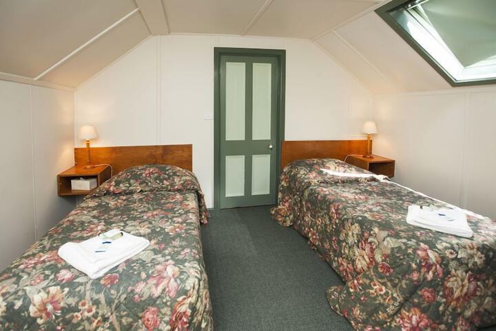 Room 2 of 18