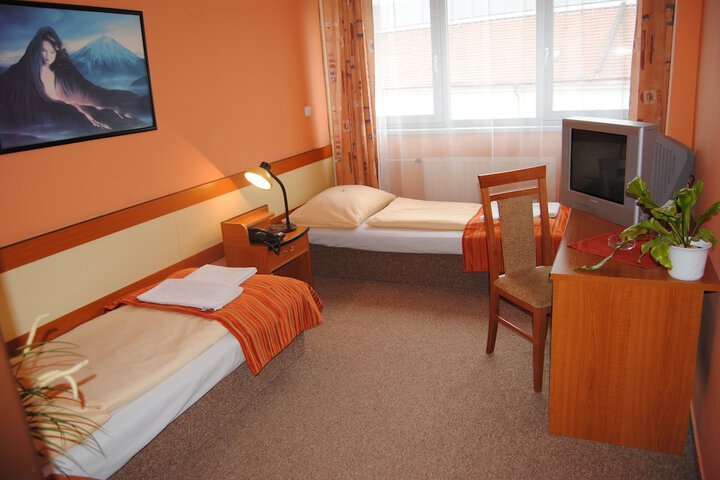 Room 8 of 44