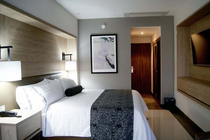 Room 19 of 79