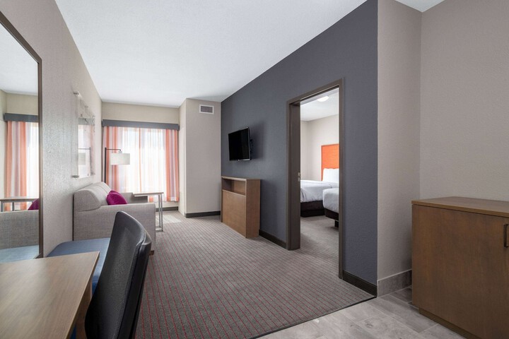 2 Queen Beds 1 Bedroom Suite (16 of 22)