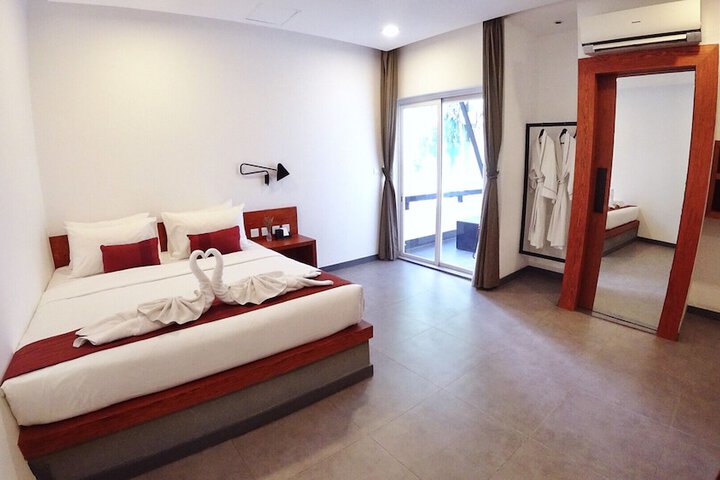 Room 25 of 37
