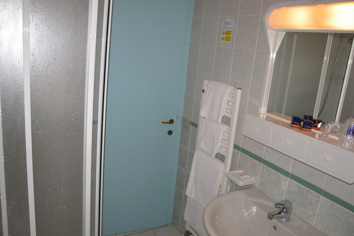 Room 17 of 41