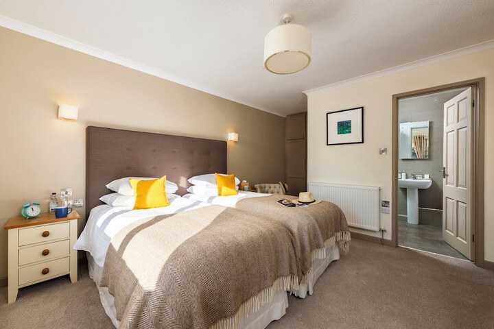 Room 3 of 26