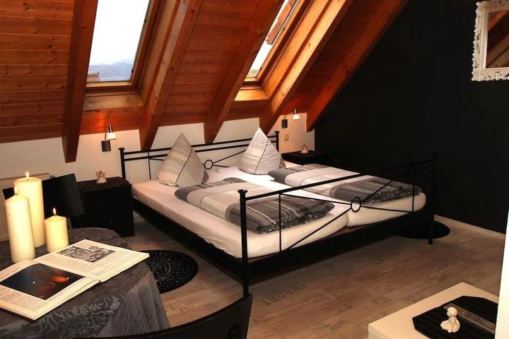 Room 3 of 16