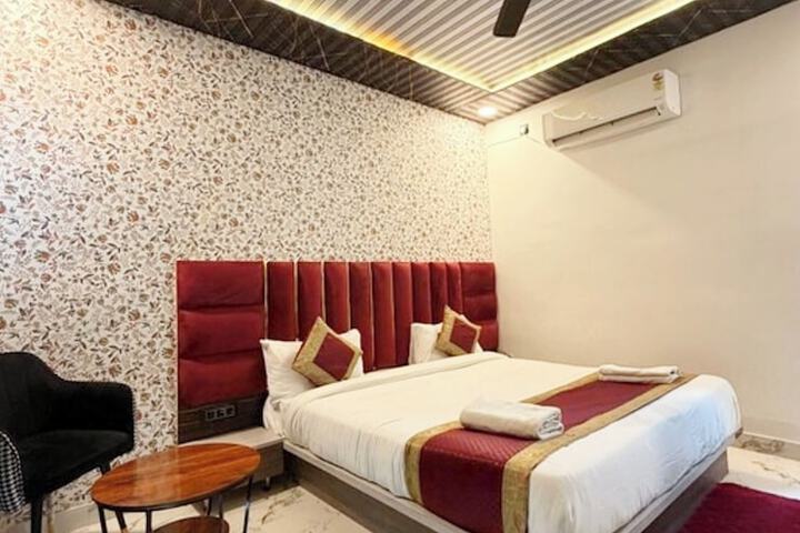 Room 15 of 25