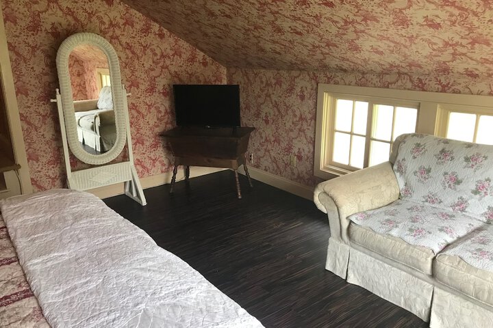 Room 11 of 66