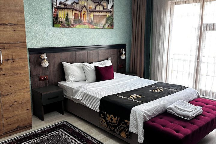 Room 10 of 52