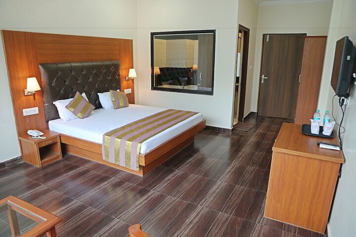 Room 17 of 36
