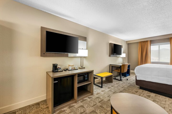 Room 34 of 64