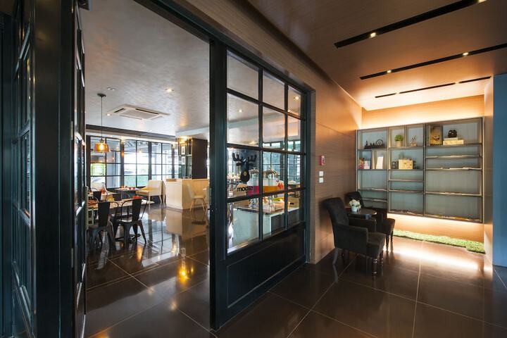 Hotel Interior 17 of 117